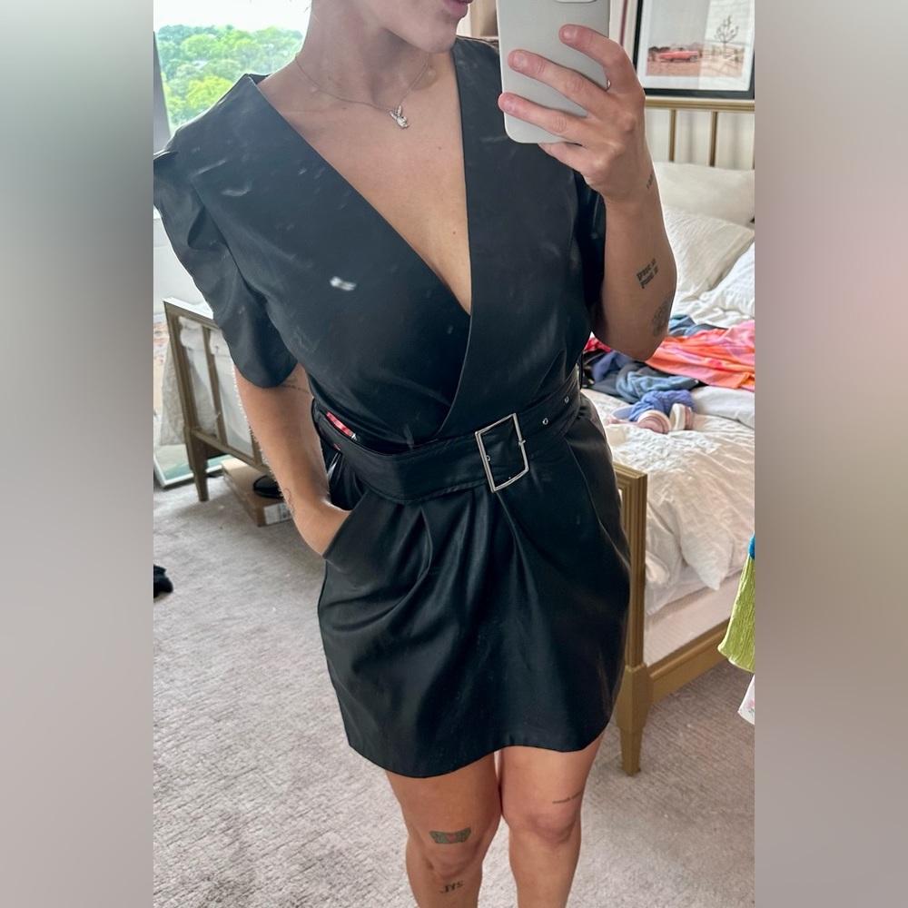 BLACK BELTED DRESS